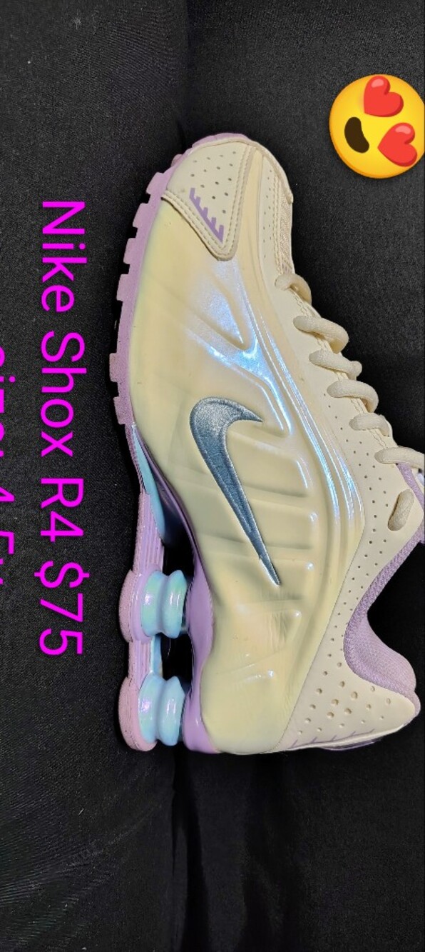 Nike Kids Shox R4 Sneakers in Metallic Pearl & Lavender